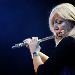 Land Live, Vega, 2014