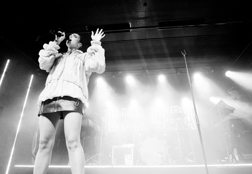 Dua Lipa, Vega, 2016